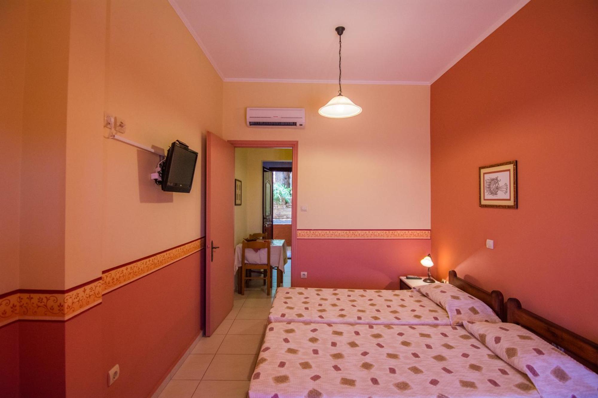 Aeriko Benovias Rooms & Apartments Karfas Bagian luar foto