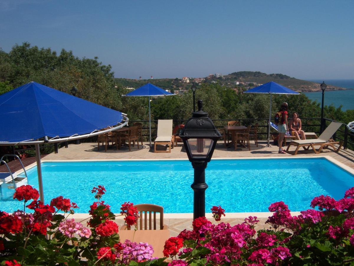 Aeriko Benovias Rooms & Apartments Karfas Bagian luar foto