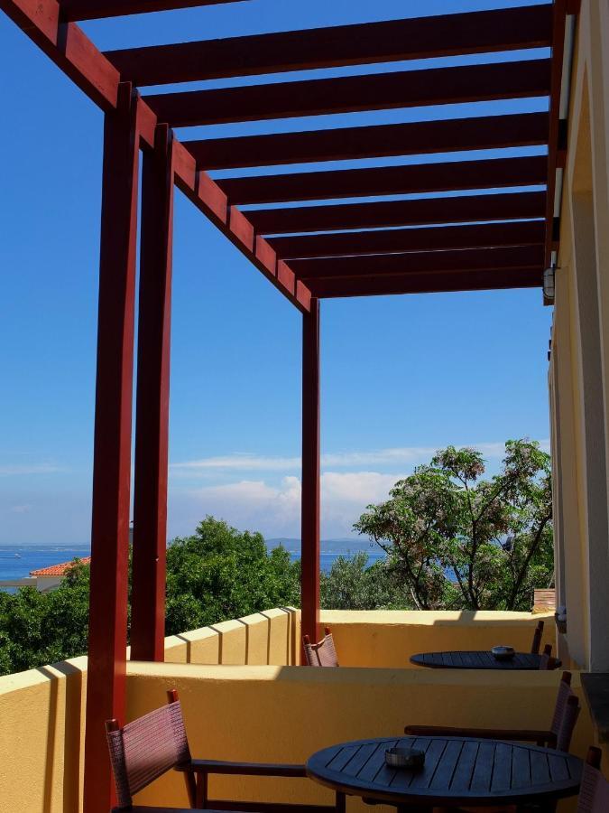 Aeriko Benovias Rooms & Apartments Karfas Bagian luar foto